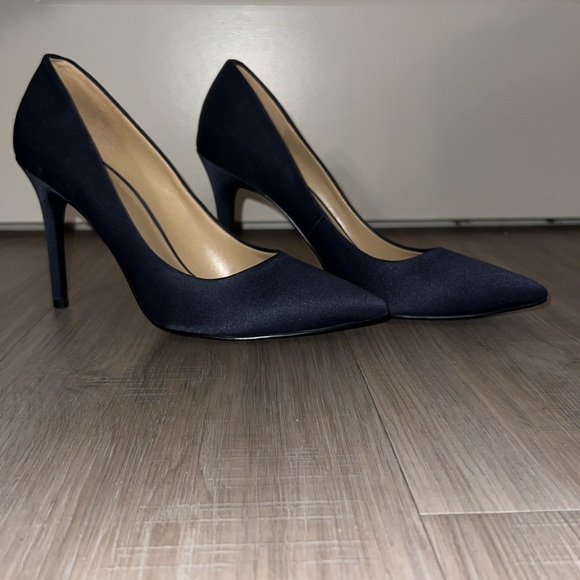 Navy MK pumps. Never worn. - Picture 2 of 6